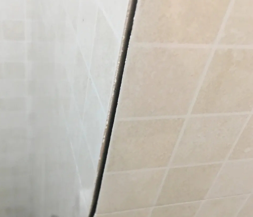 承德瓷砖空鼓维修公司分享阳台瓷砖脱落的修复过程可以分为以下几个步骤
